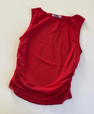 Gab & Kate Joey Red Ruched Sleeveless Top Women’s Medium NWT Romantic Coquette thumbnail 1