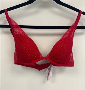 Victoria's Secret Incredible by VS Padded‎ Plunge Bra Red Size 32D thumbnail 1