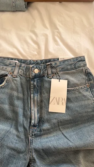 ZARA Jeans High-Rise Wide-Leg thumbnail 3