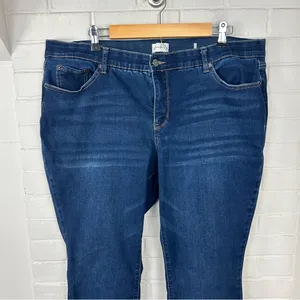 Wonderly Dark Wash Plus Size Skinny Jeans thumbnail 5