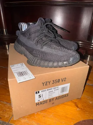 YEEZY BOOST 350 V2 ONYX thumbnail 2