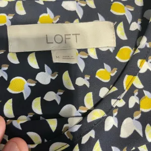 LOFT Women's Black, White, Yellow Lemon Print Flutter Cap sleeve top--Sz Med thumbnail 8