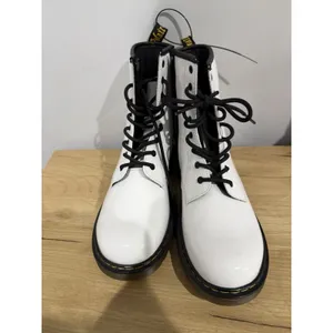 Dr. Martens 1460 Women's US 6 White Patent Leather 8-Eye Lace-Up Combat Boots thumbnail 2
