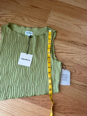 Superdown Eleanor Asymmetrical Cutout Crop Top Olive Green XS NWT Revolve thumbnail 8