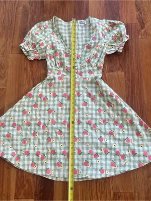 Unique Vintage Puff-Sleeve Fit & Flare Dress in Light Green with peaches thumbnail 6