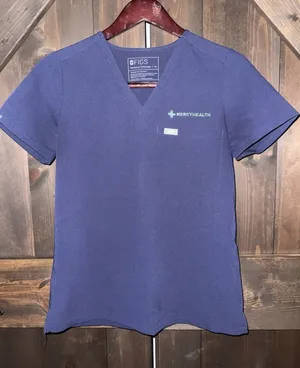 Figs Technical Collection Womens Scrubs Sz XS Blue Front‎ Pocket MercyHealth thumbnail 1