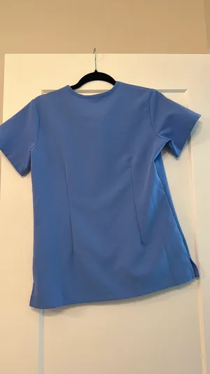 FIGS Scrub Top thumbnail 2