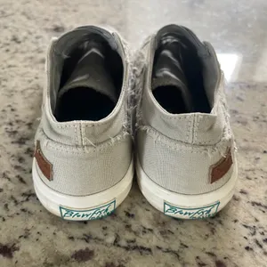 Blowfish Malibu Play Sneaker Women 8 Grey Beachy Distressed Canvas Slip On Shoes thumbnail 6