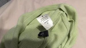 Smal green crop top thumbnail 3