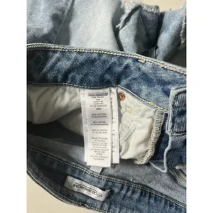 Good American Bombshell Jean Shorts Sz 6/28 Button Fly Denim Distressed thumbnail 5