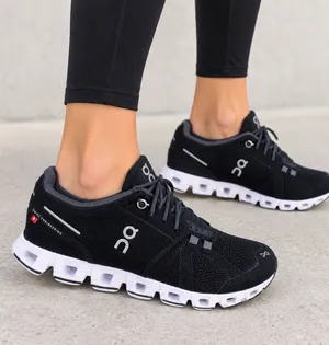 ON Running Women's Black Cloudswift Sneakers - US 7 thumbnail 1