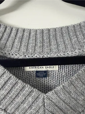 American Eagle Light Gray Oversized Knit Heavyweight Sweater V-Neck Size Small thumbnail 2
