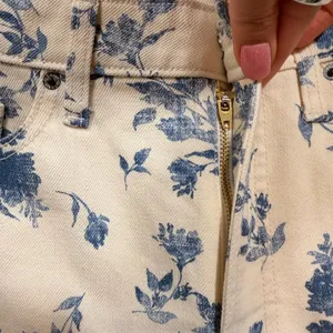 Old Navy OG Loose High Rise Floral Toile Jeans Blue Cream Tall 4 thumbnail 10