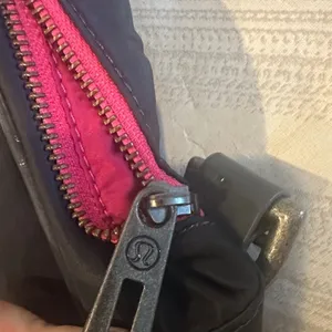 Lululemon Navy Blue with Hot Pink Trim Gym/Bowling Bag thumbnail 7