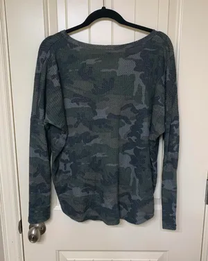 Boutique Waffle Knit Top Green Size M thumbnail 2