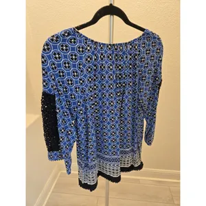 Crown & Ivy Large Blue Geometric Boho Peasant Top Lace Trim Tunic Womens L thumbnail 5