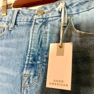GOOD AMERICAN Weekender Distressed Straight Leg Jeans thumbnail 9