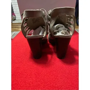 Just Fab Nedala Taupe Block Heel Strappy Sandals Size 8 thumbnail 5