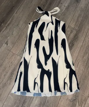 Dress thumbnail 1