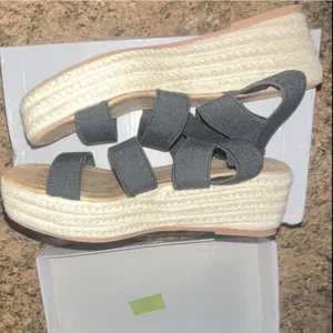 SHEIN Black Elastic Strap Espadrille Platform Sandals thumbnail 1