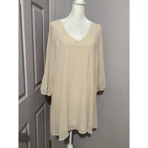 Lulus Beige Long Sleeve Slit Shift Mini Dress V-Neck Pullover M thumbnail 2