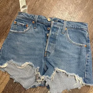 Levi's blue denim‎ shorts, Size 26 thumbnail 1