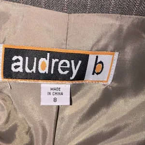 Audrey B size 8 suit career blazer jacket Gray thumbnail 4