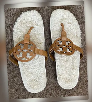 Tory Burch‎ Miller Cloud Shearling Thong Sandals thumbnail 1