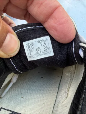 Vans Black and White Low-Top Skate Sneakers thumbnail 8
