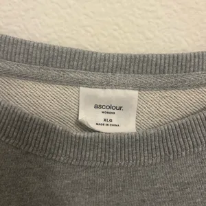 CycleBar Cropped Crewneck Sweatshirt Size XL thumbnail 4