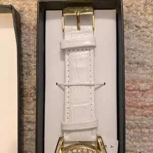 Manhattan NIB Stainless Steel White and Gold Watch thumbnail 2
