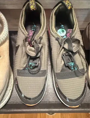 brand new Nike Airmax size 8 1/2 thumbnail 2
