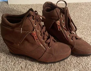 Forever 21 wedge bootie in chocolate brown with gold trim size 7.5 thumbnail 15