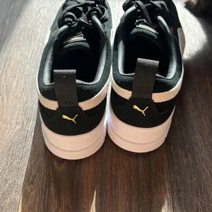 Puma Mayze Classic Sneakers thumbnail 4