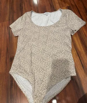 Sleeved Leopard Print Bodysuit thumbnail 1