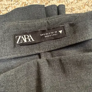Zara Gray Pleated Mini Skort Womens Size Small Charcoal Academic Preppy Skirt thumbnail 3