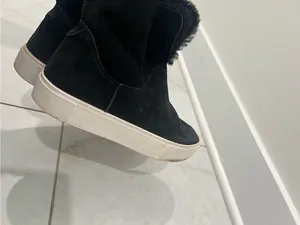 UGG Black Lynus Sneakers Size 7.5 US thumbnail 3