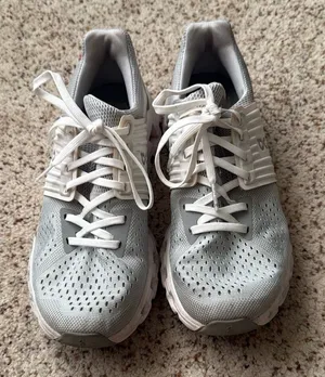 On Cloud Swift Shoes Running thumbnail 1