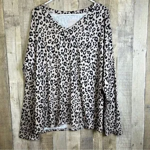Voxget Animal Print Tan & Black Large V-Neck Long Sleeve V-Neck 1 Chest … thumbnail 1