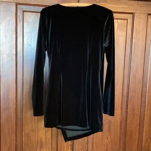 White House Black Market Black V-neck Long Sleeve Draped Velvet Tunic Size S thumbnail 2