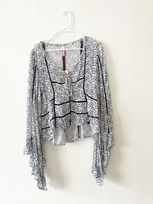 NWT Raga Boho Bell Sleeve Floral‎ Blouse Top Small Blue White Anthro thumbnail 2