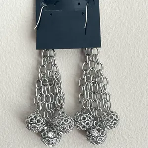 Dangle Earrings Silver Tone Chains Openwork Filigree Balls Fashion Jewelry 3.5in thumbnail 6