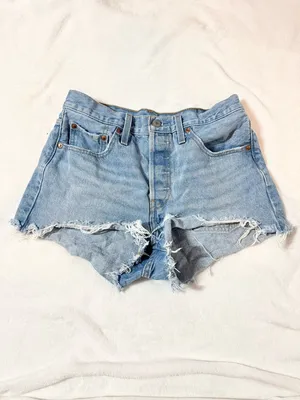 Levi’s 501 ORIGINAL FIT HIGH RISE WOMEN'S SHORTS Luxor Heat Light Wash Size: 27 thumbnail 2