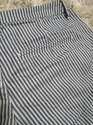 Old Navy Striped Career Shorts size 6 thumbnail 4