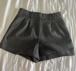 Aritzia Babaton Shorts thumbnail 1