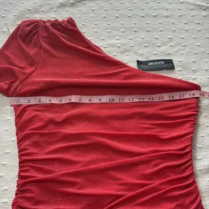Gabrielle Union New York&Company x FASHION TO‎ FIGURE Red One Shoulder Dress L thumbnail 7