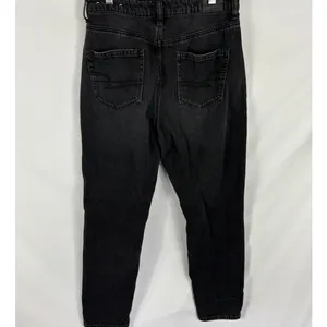 American Eagle Black Distressed Highest Rise Mom Jean Size 6R thumbnail 3