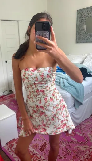 Boutique Formal dress thumbnail 1