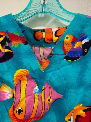 Womens XL 46” Scrub Top Shirt Tropical Fish Print On Teal Scrubs thumbnail 2