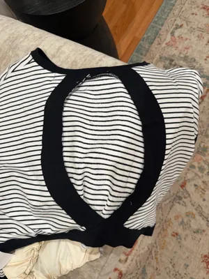 Open Back Long Sleeve Multiple Size M thumbnail 2